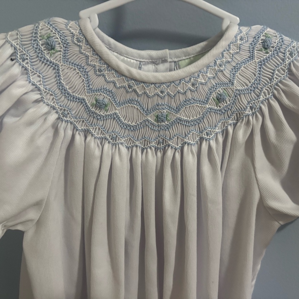 Elegant Cream/pale blue smocked kids Dress - Picture 4 of 6